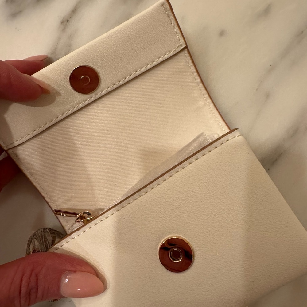 Target A New Day Wristlet nwt - Picture 4 of 7